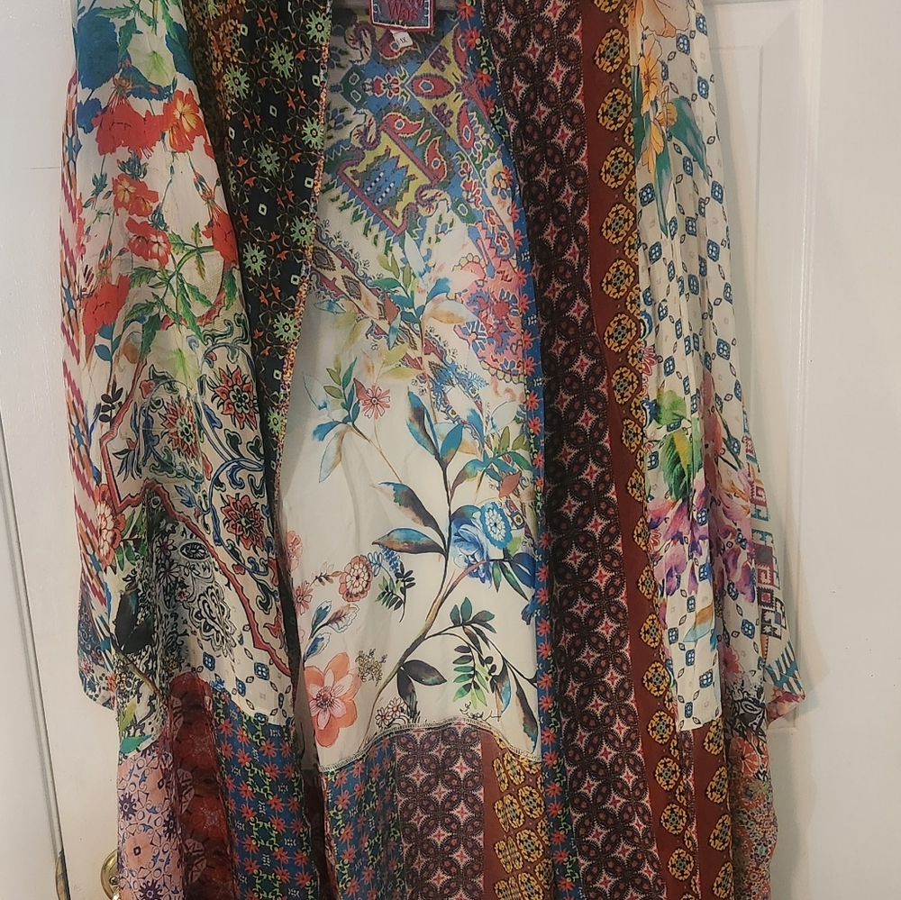 Johnny Was Red and Blue Graphic 3/4 Sleeve Open Front Thigh Length Kimono